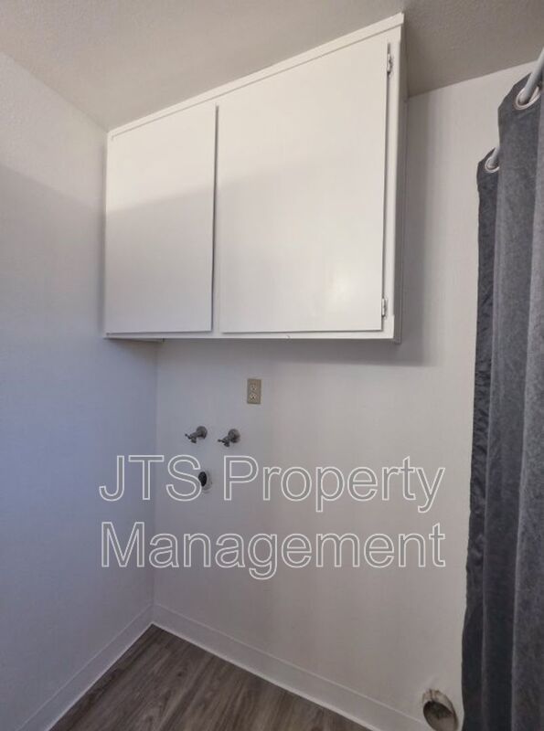 Remodeled Upstairs Apartment in Folsom Coming Soon! property image