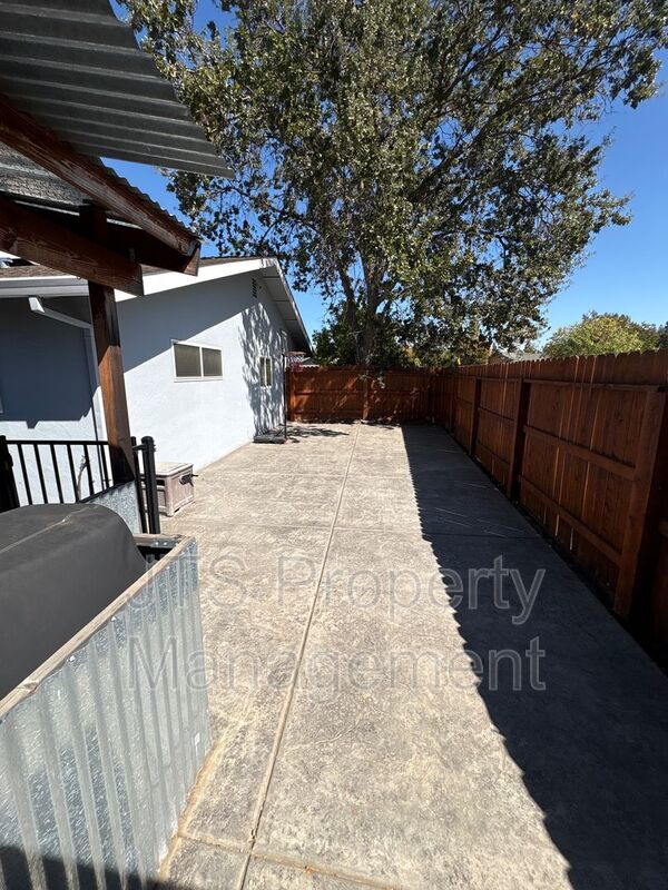 Resort-Style Retreat in Rancho Cordova for Rent property image