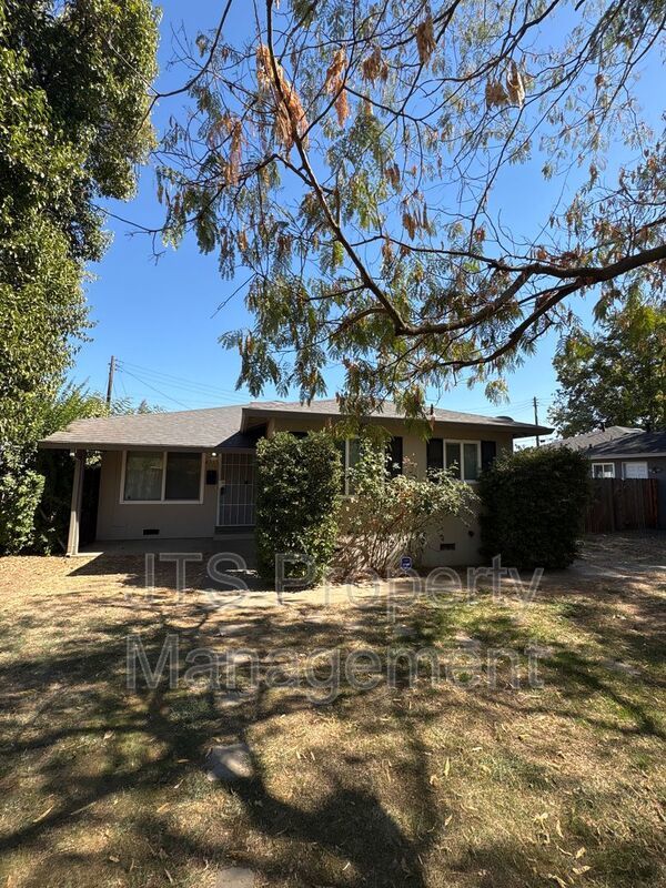 2 Bedroom House with Backyard for Rent! property image