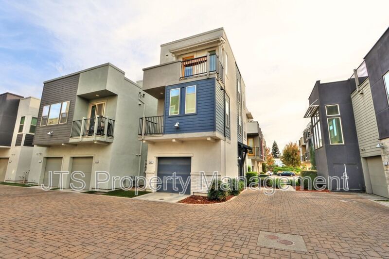 Beautiful Townhome Style Property for Rent! property image