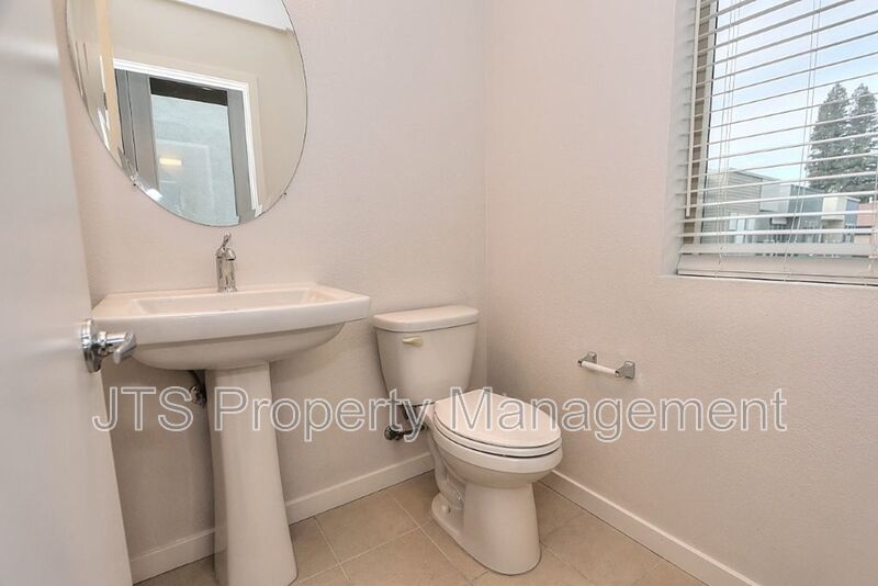 Beautiful Townhome Style Property for Rent! property image