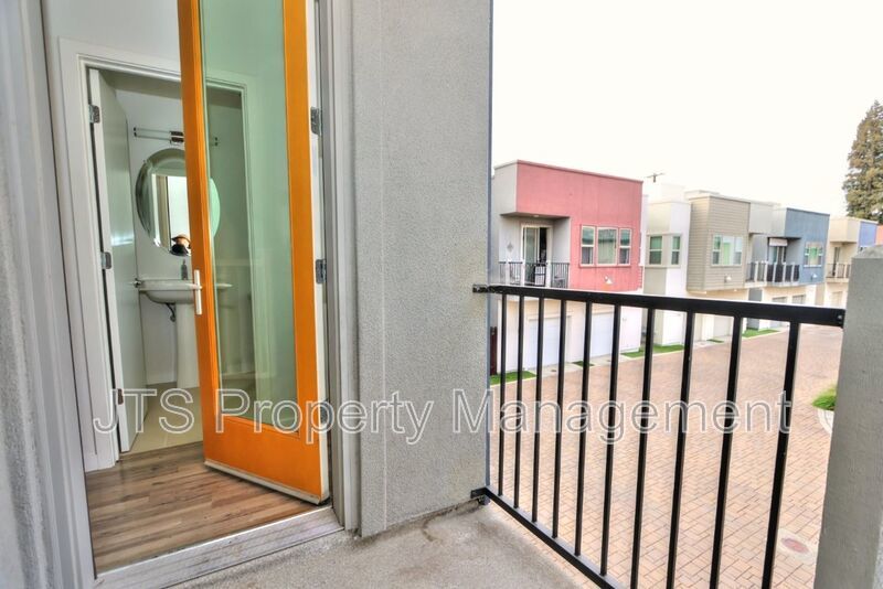 Beautiful Townhome Style Property for Rent! property image