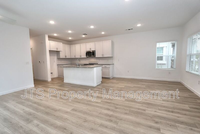 Incredible brand new Solar Home in Anatolia for rent! property image