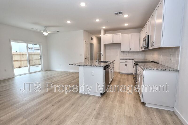 Incredible brand new Solar Home in Anatolia for rent! property image