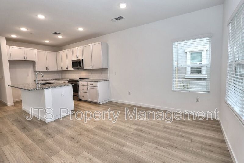 Incredible brand new Solar Home in Anatolia for rent! property image