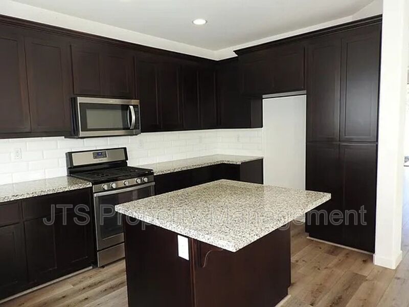 Beautiful West Roseville Home in Gated Community for Rent! property image