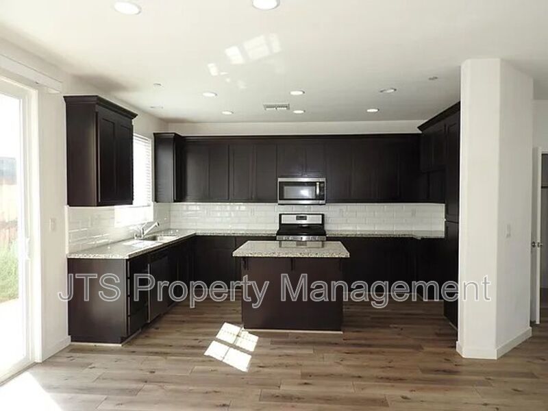 Beautiful West Roseville Home in Gated Community for Rent! property image