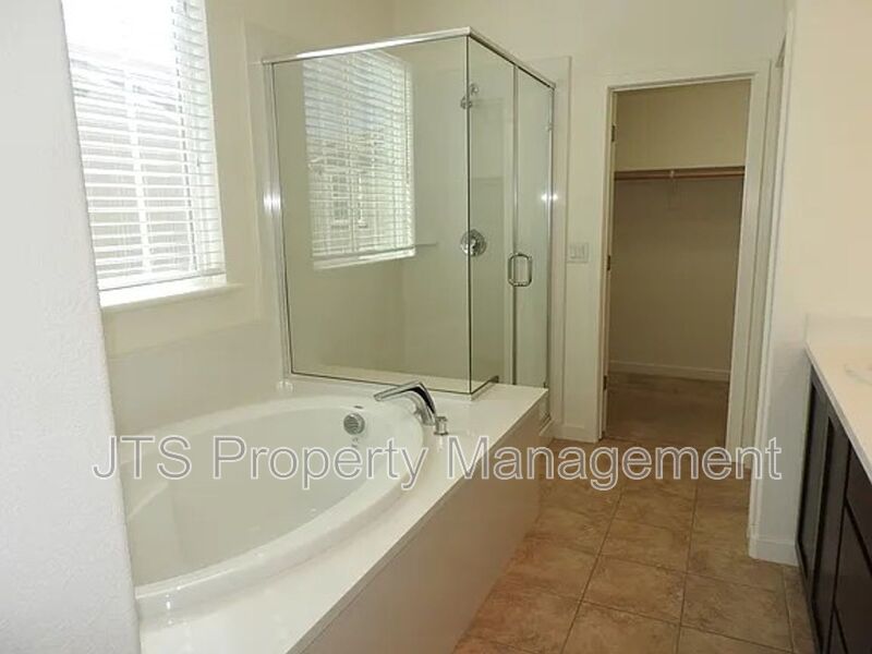 Beautiful West Roseville Home in Gated Community for Rent! property image