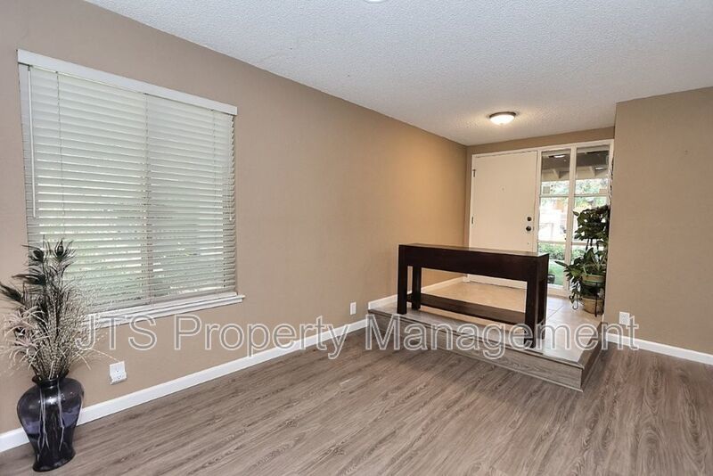 Beautiful Crosswoods community townhome for rent! property image