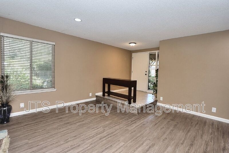 Beautiful Crosswoods community townhome for rent! property image