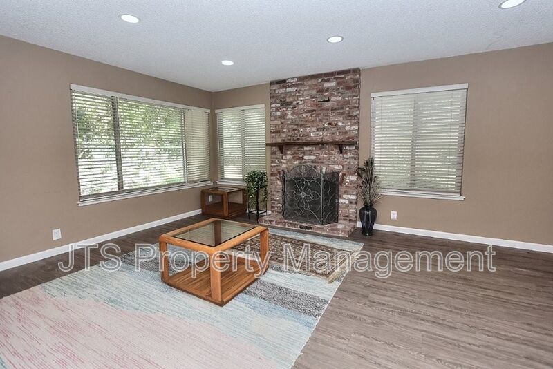Beautiful Crosswoods community townhome for rent! property image