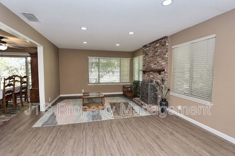 Beautiful Crosswoods community townhome for rent! property image