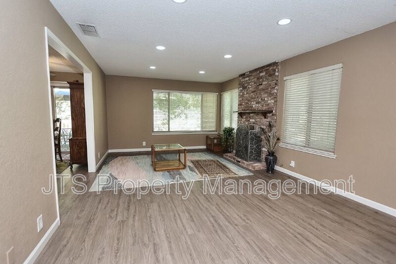 Beautiful Crosswoods community townhome for rent! property image