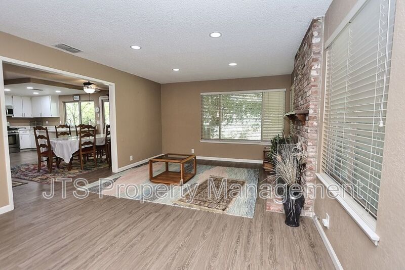 Beautiful Crosswoods community townhome for rent! property image