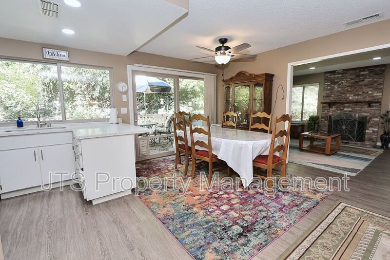 Beautiful Crosswoods community townhome for rent! property image