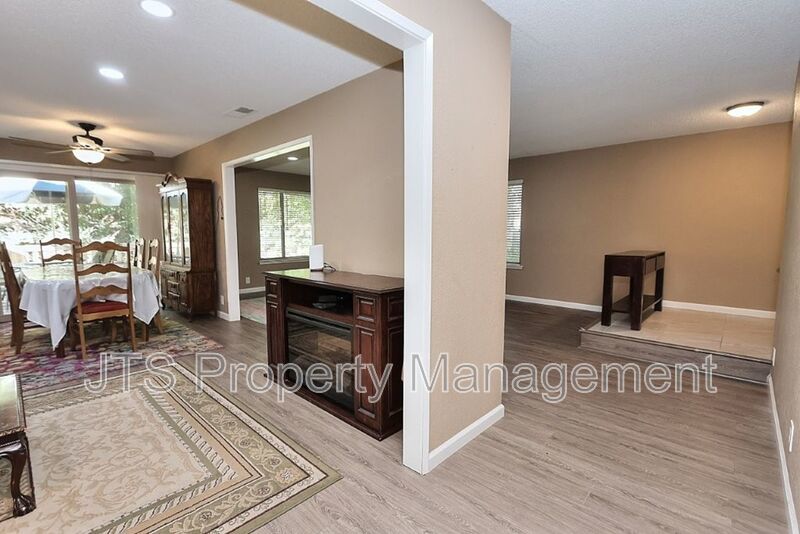 Beautiful Crosswoods community townhome for rent! property image