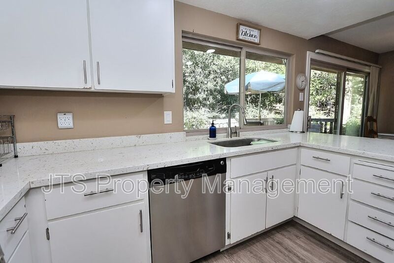 Beautiful Crosswoods community townhome for rent! property image