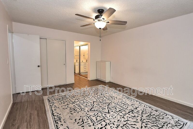 Beautiful Crosswoods community townhome for rent! property image