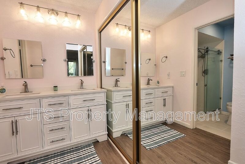 Beautiful Crosswoods community townhome for rent! property image