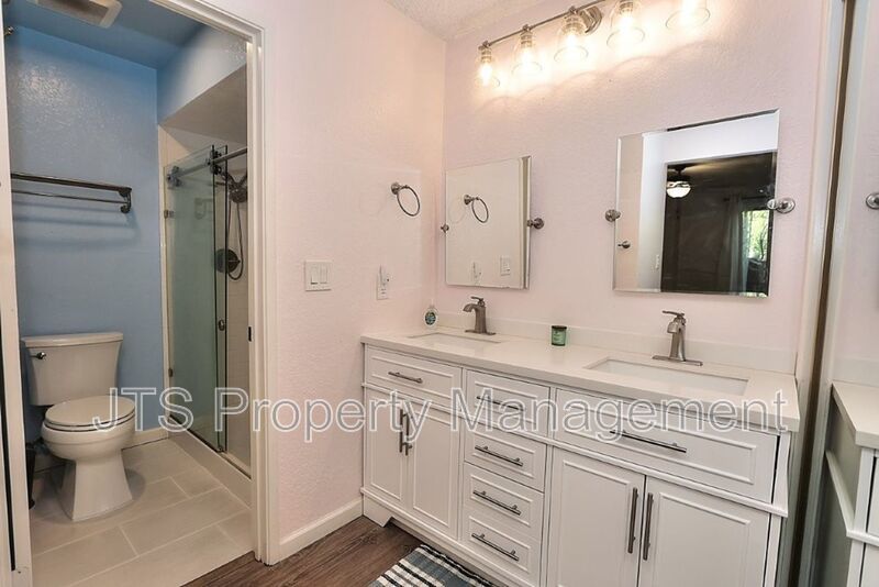 Beautiful Crosswoods community townhome for rent! property image