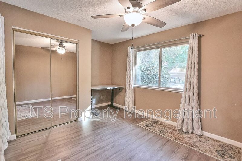 Beautiful Crosswoods community townhome for rent! property image