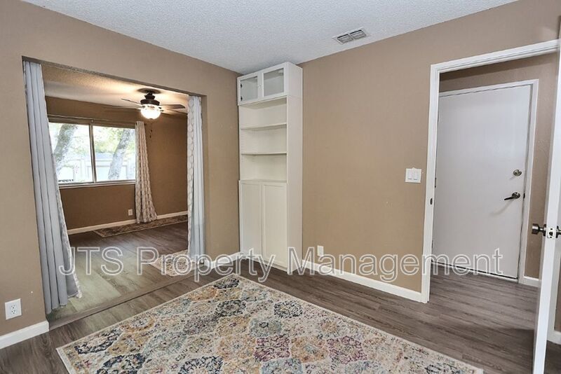 Beautiful Crosswoods community townhome for rent! property image