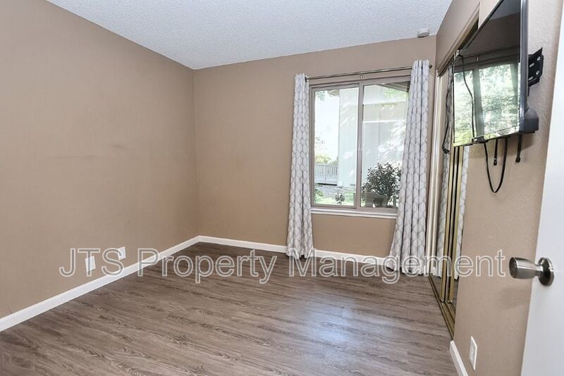 Beautiful Crosswoods community townhome for rent! property image