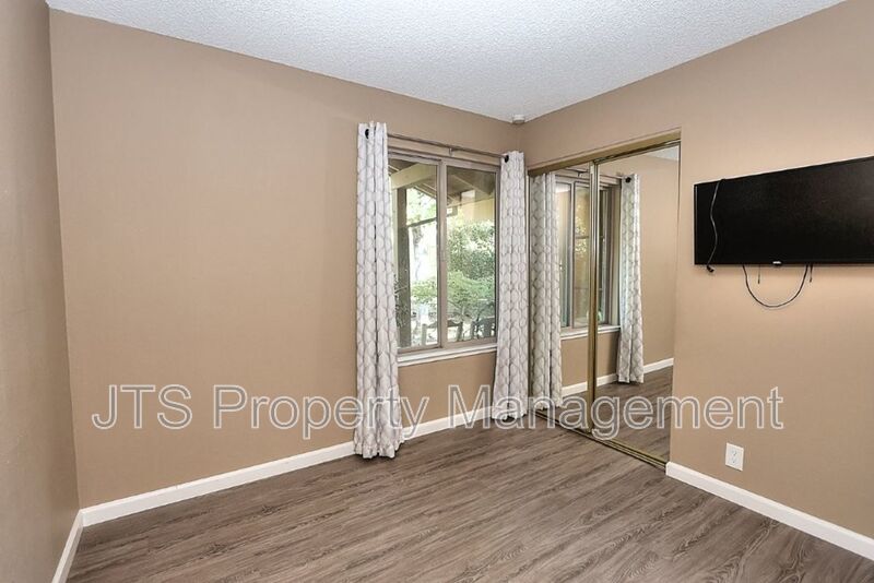 Beautiful Crosswoods community townhome for rent! property image