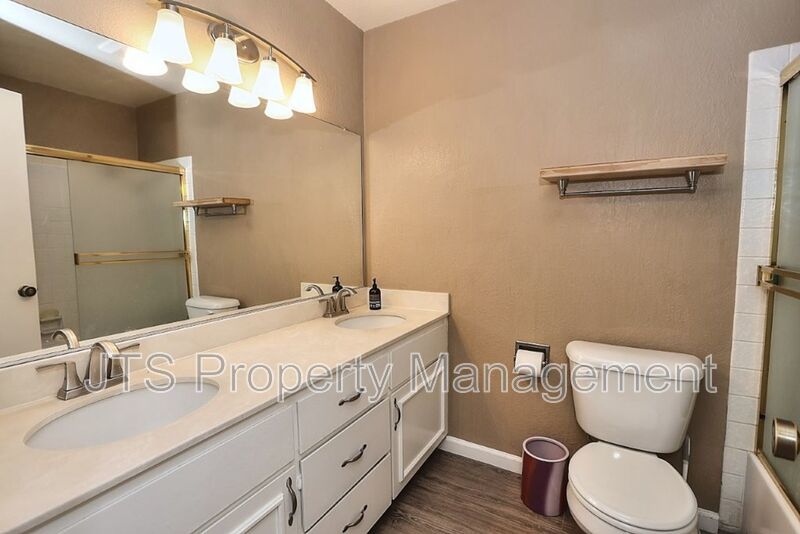 Beautiful Crosswoods community townhome for rent! property image