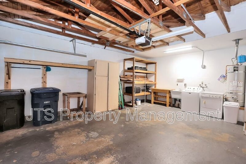 Beautiful Crosswoods community townhome for rent! property image