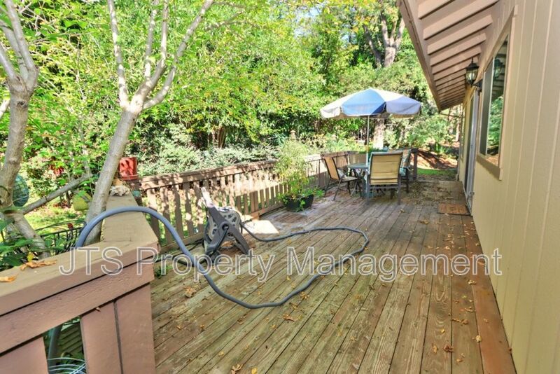 Beautiful Crosswoods community townhome for rent! property image