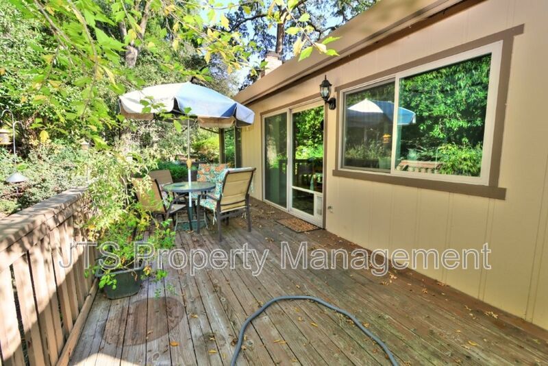 Beautiful Crosswoods community townhome for rent! property image