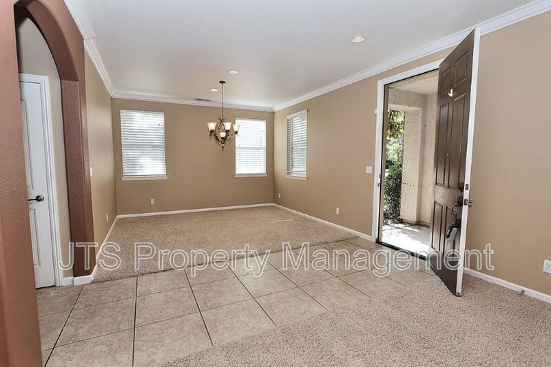 Large Home in Park Setting in West Roseville for Rent! property image