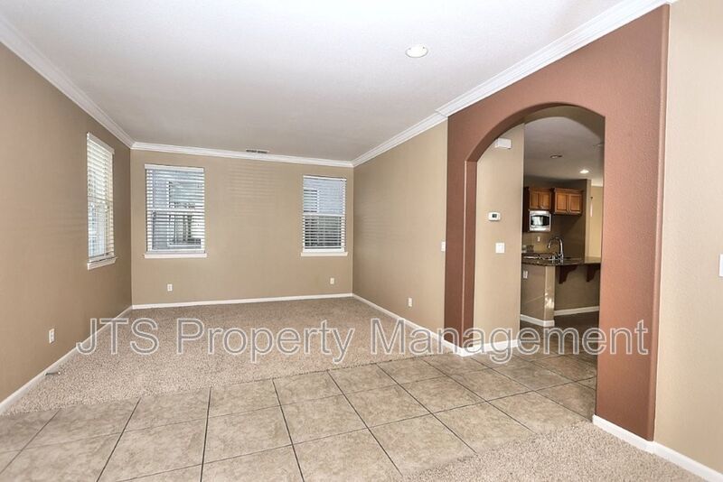 Large Home in Park Setting in West Roseville for Rent! property image