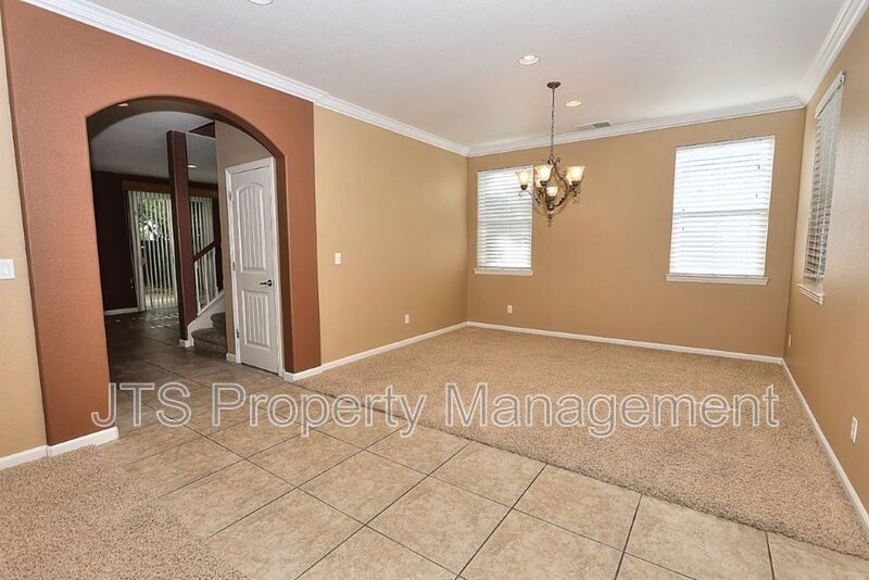 Large Home in Park Setting in West Roseville for Rent! property image