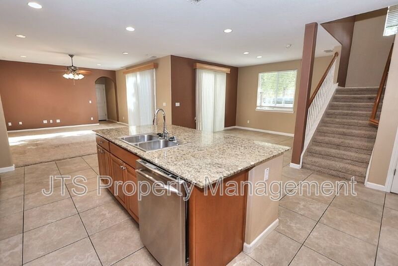 Large Home in Park Setting in West Roseville for Rent! property image