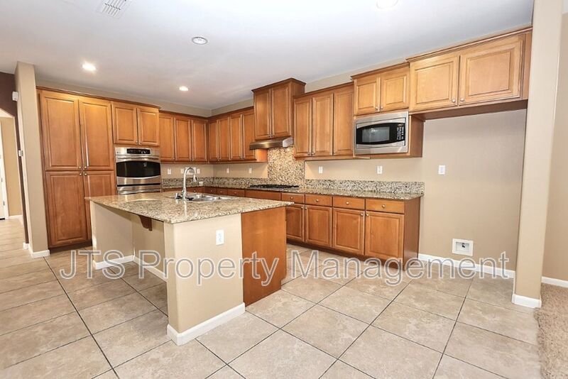 Large Home in Park Setting in West Roseville for Rent! property image