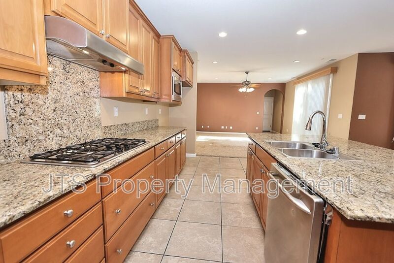 Large Home in Park Setting in West Roseville for Rent! property image