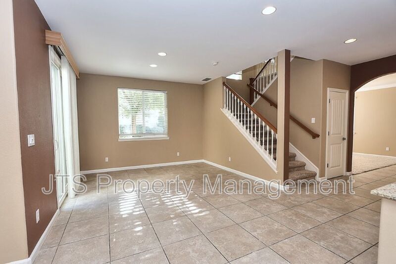 Large Home in Park Setting in West Roseville for Rent! property image