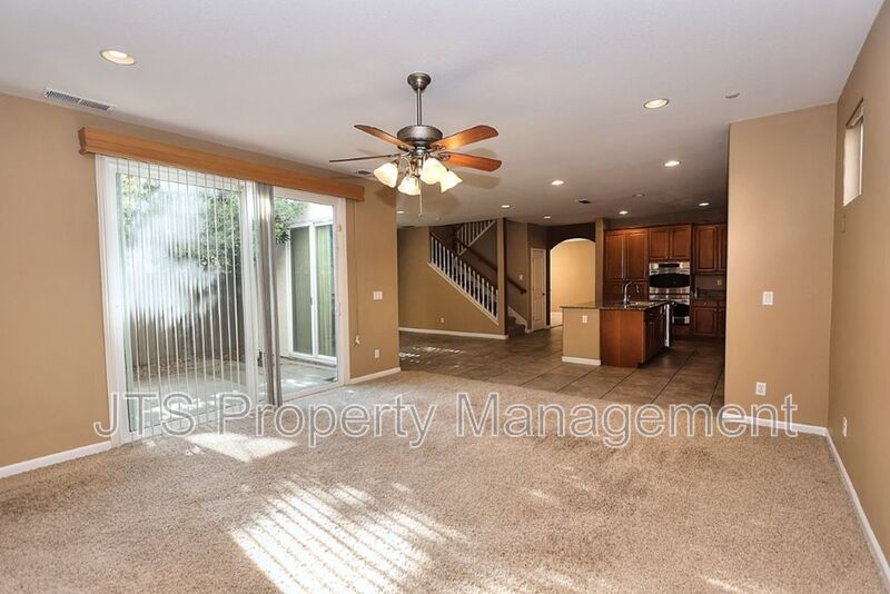 Large Home in Park Setting in West Roseville for Rent! property image