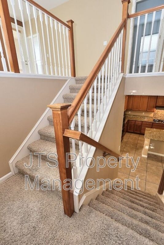 Large Home in Park Setting in West Roseville for Rent! property image