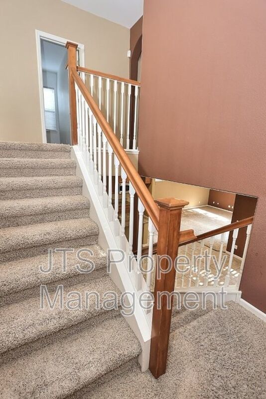 Large Home in Park Setting in West Roseville for Rent! property image