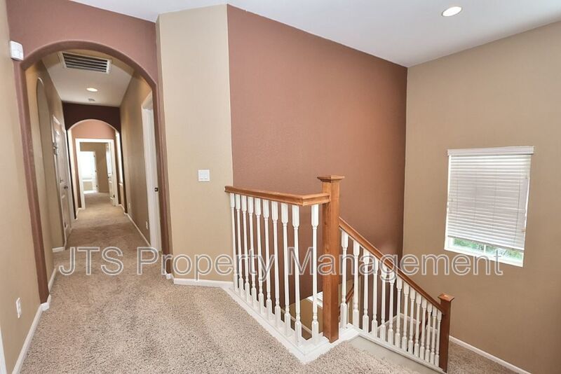 Large Home in Park Setting in West Roseville for Rent! property image