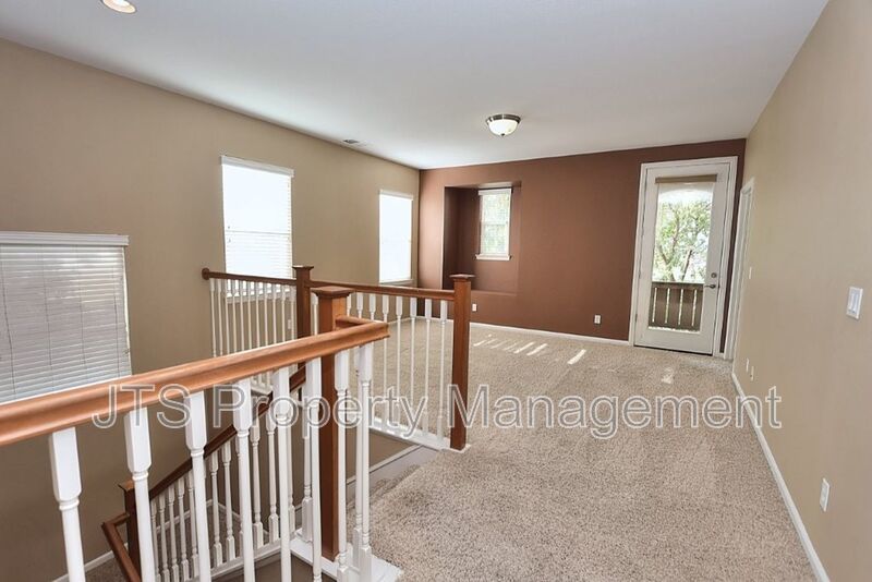 Large Home in Park Setting in West Roseville for Rent! property image
