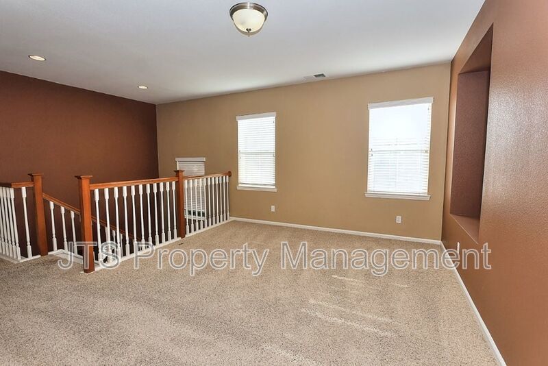 Large Home in Park Setting in West Roseville for Rent! property image