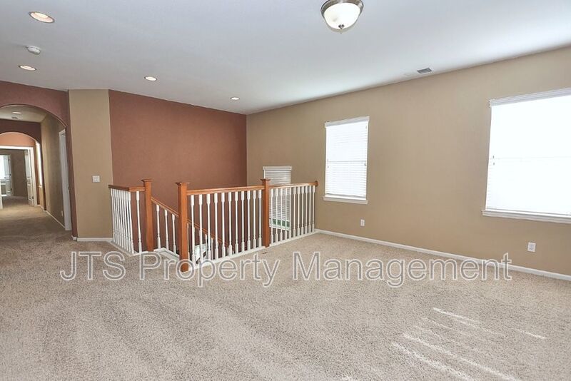 Large Home in Park Setting in West Roseville for Rent! property image