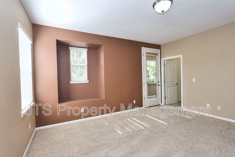 Large Home in Park Setting in West Roseville for Rent! property image