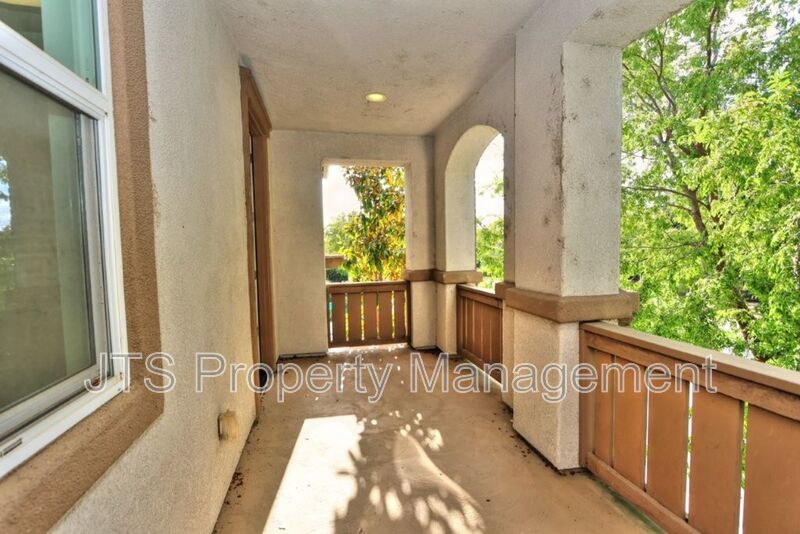 Large Home in Park Setting in West Roseville for Rent! property image