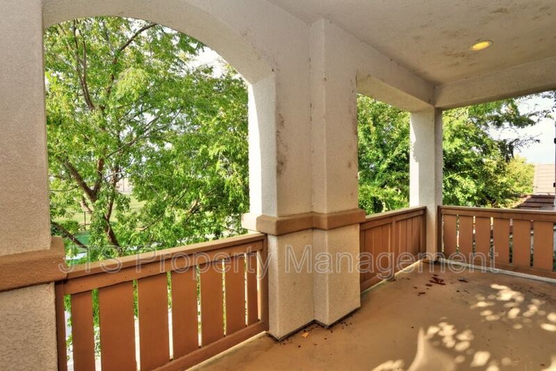 Large Home in Park Setting in West Roseville for Rent! property image