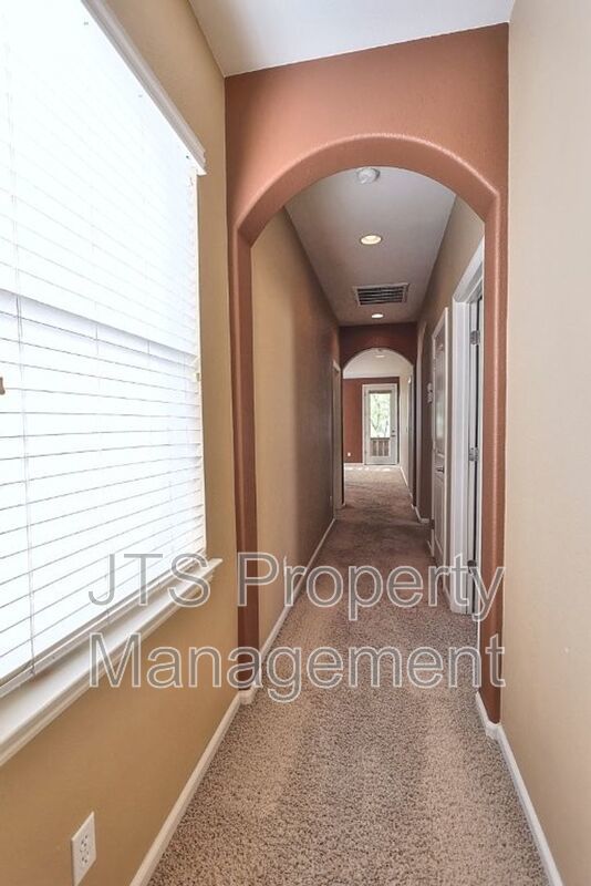 Large Home in Park Setting in West Roseville for Rent! property image